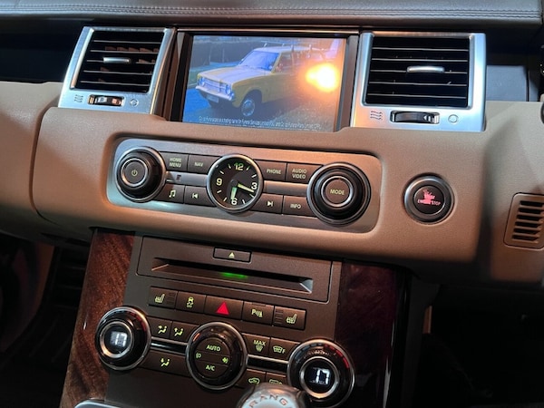 Used Land Rover Range Rover Sport 2011 for sale - 76297080: Photo 11