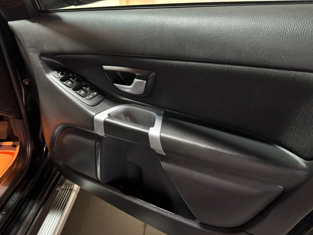 Used Volvo XC90 2010 for sale - 77936987: Photo 12