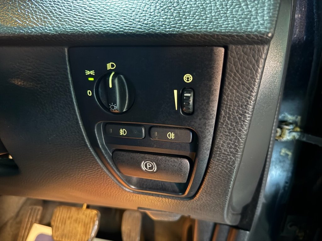 Used Volvo XC90 2010 for sale - 77936987: Photo 30