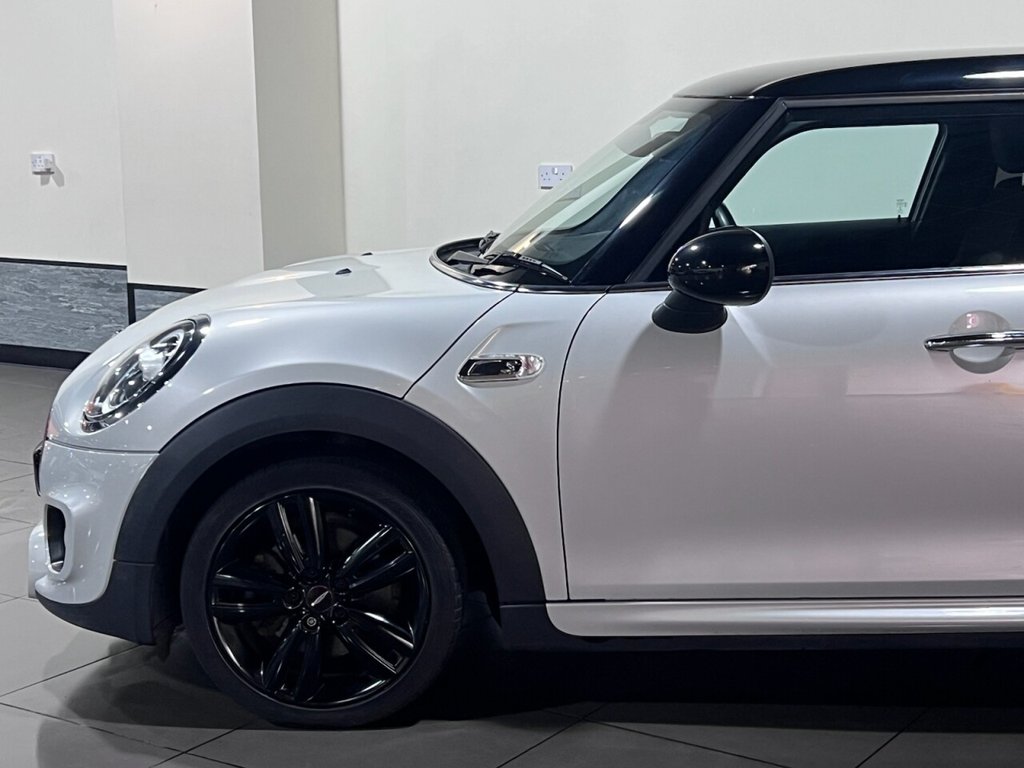 Used MINI Hatch 2018 for sale - 76604475: Photo 17