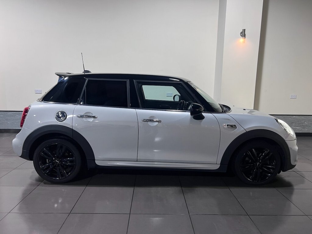 Used MINI Hatch 2018 for sale - 76604475: Photo 3