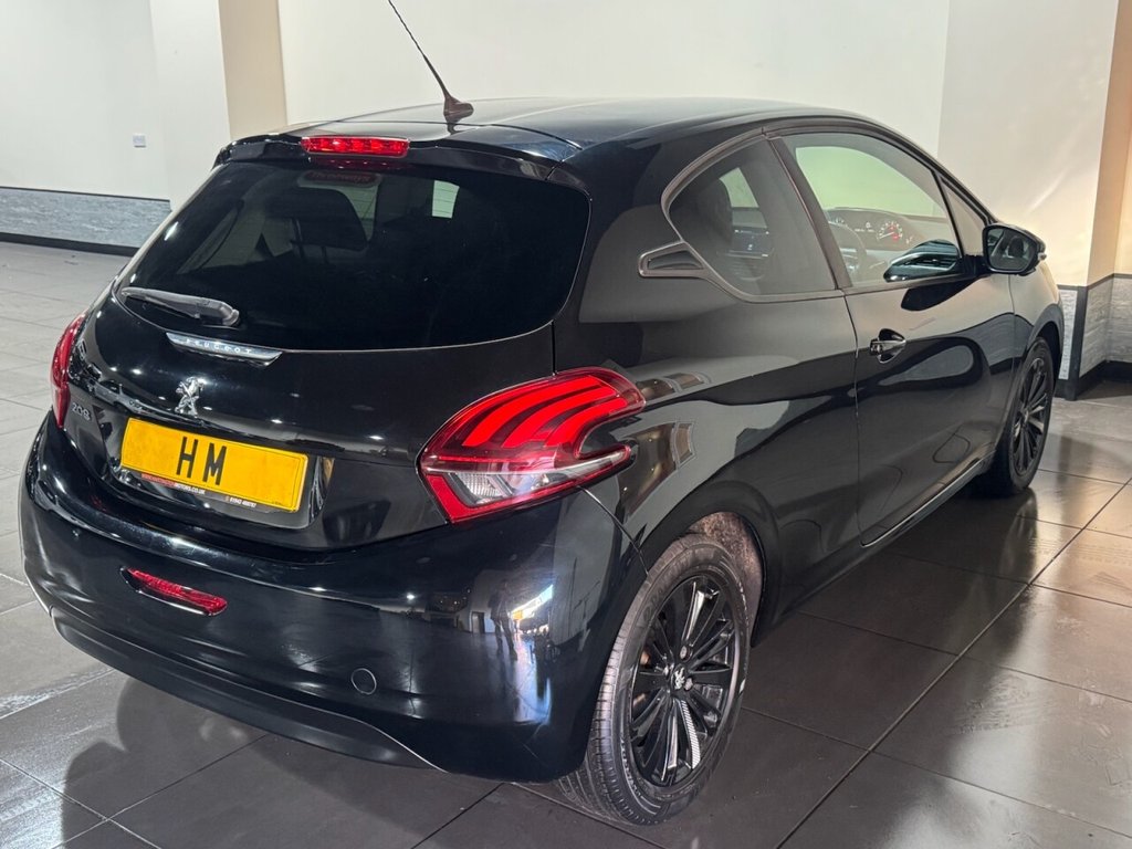 Used Peugeot 208 2018 for sale - 77919812: Photo 20