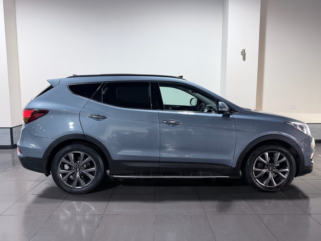 Used Hyundai Santa Fe 2017 for sale - 76962186: Photo 3