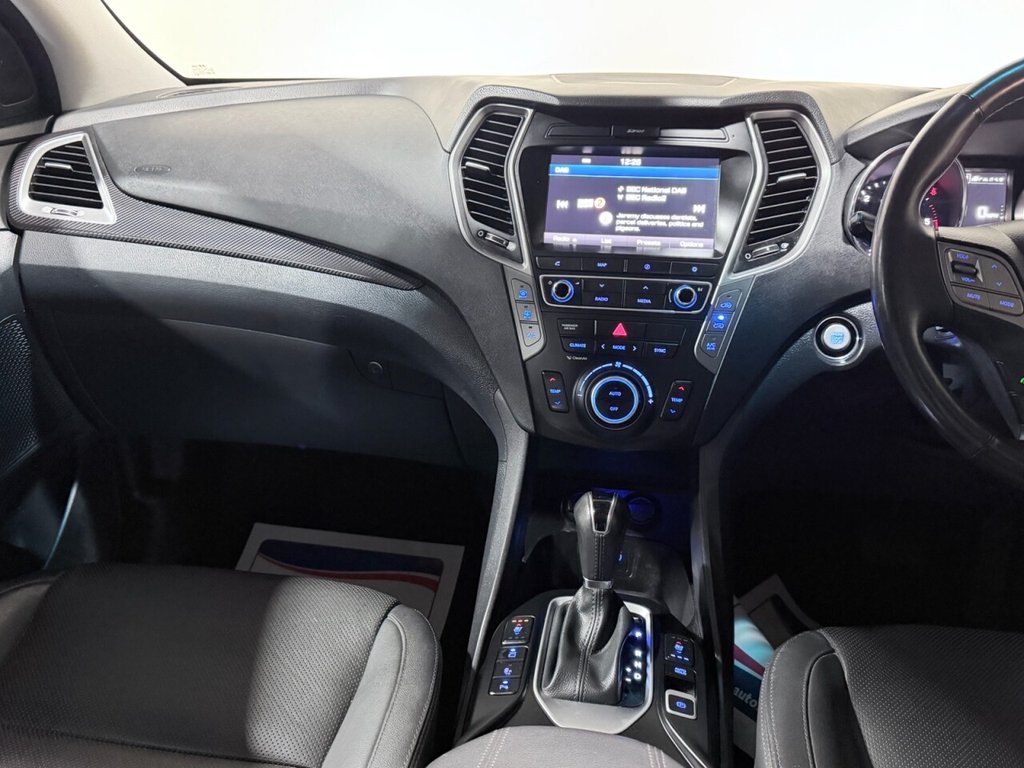 Used Hyundai Santa Fe 2017 for sale - 76962186: Photo 30