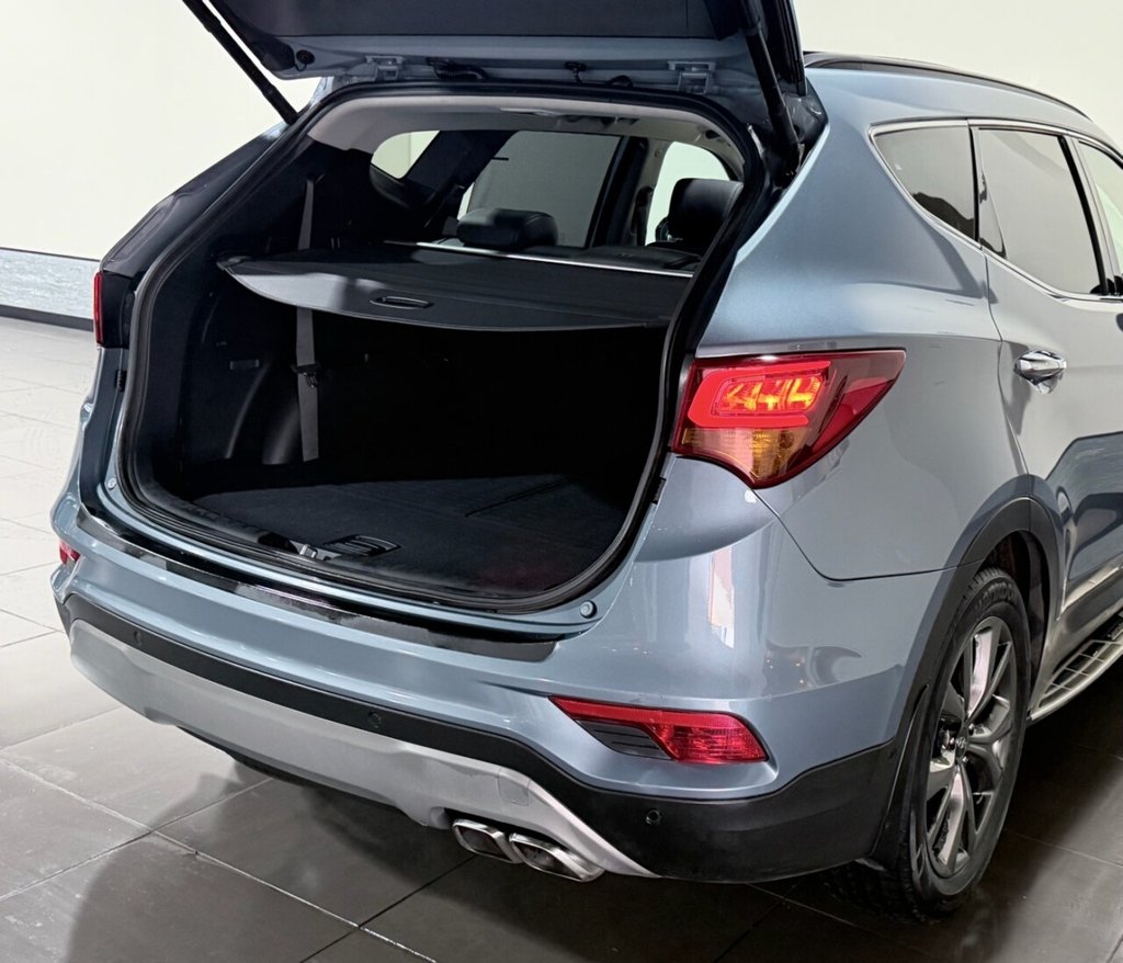 Used Hyundai Santa Fe 2017 for sale - 76962186: Photo 40