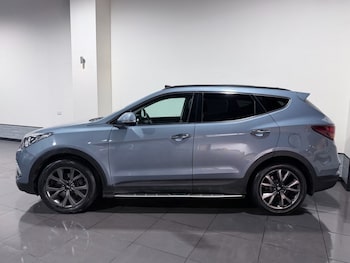 Used Hyundai Santa Fe 2017 for sale - 76962186: Photo