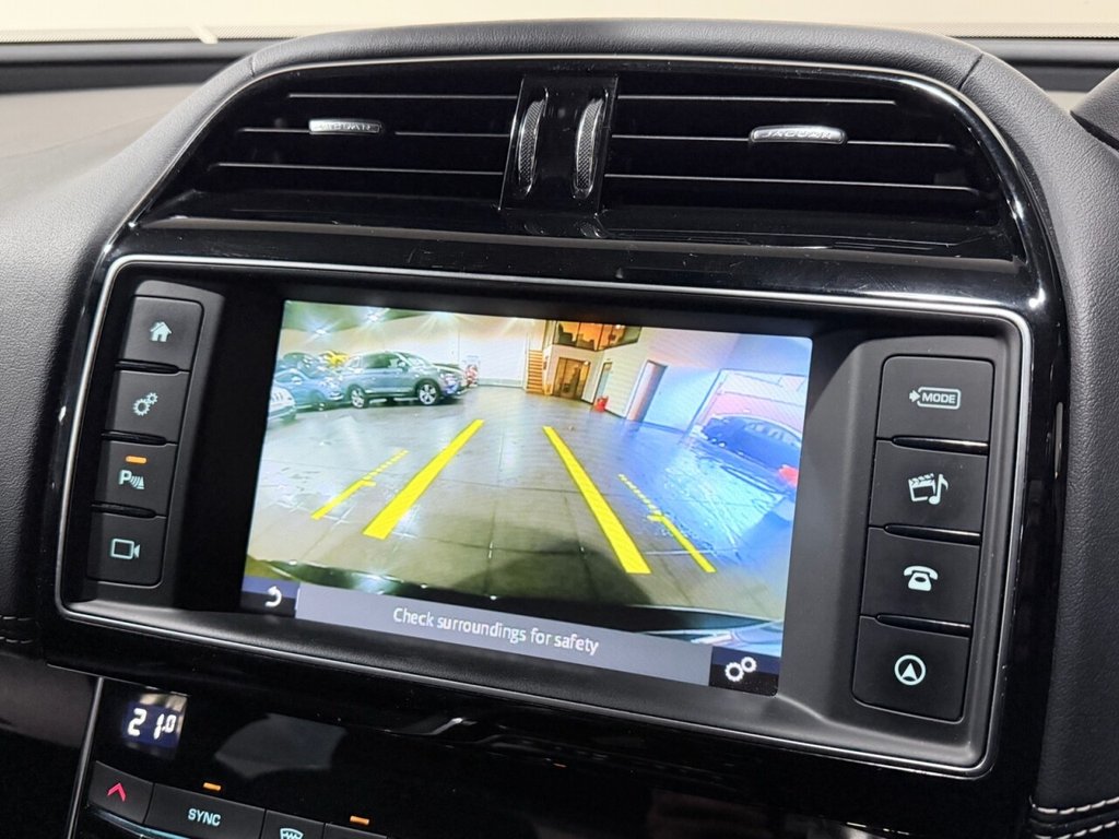 Used Jaguar XE 2016 for sale - 77356172: Photo 11