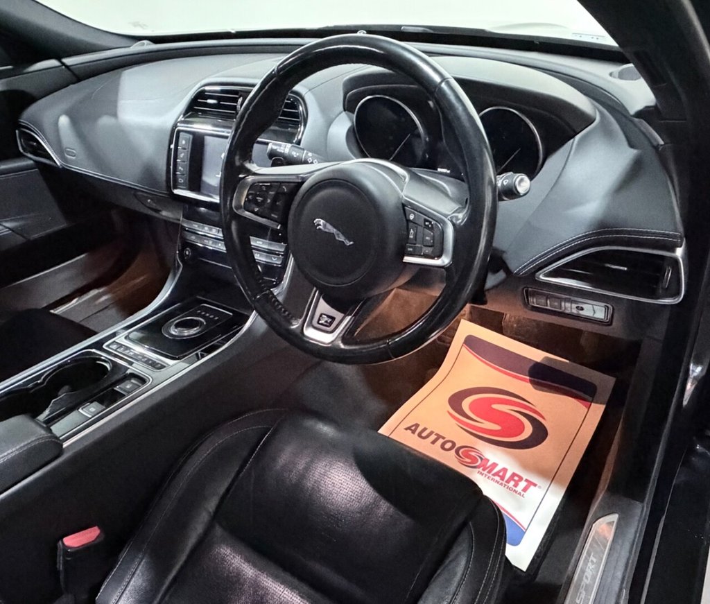 Used Jaguar XE 2016 for sale - 77356172: Photo 24