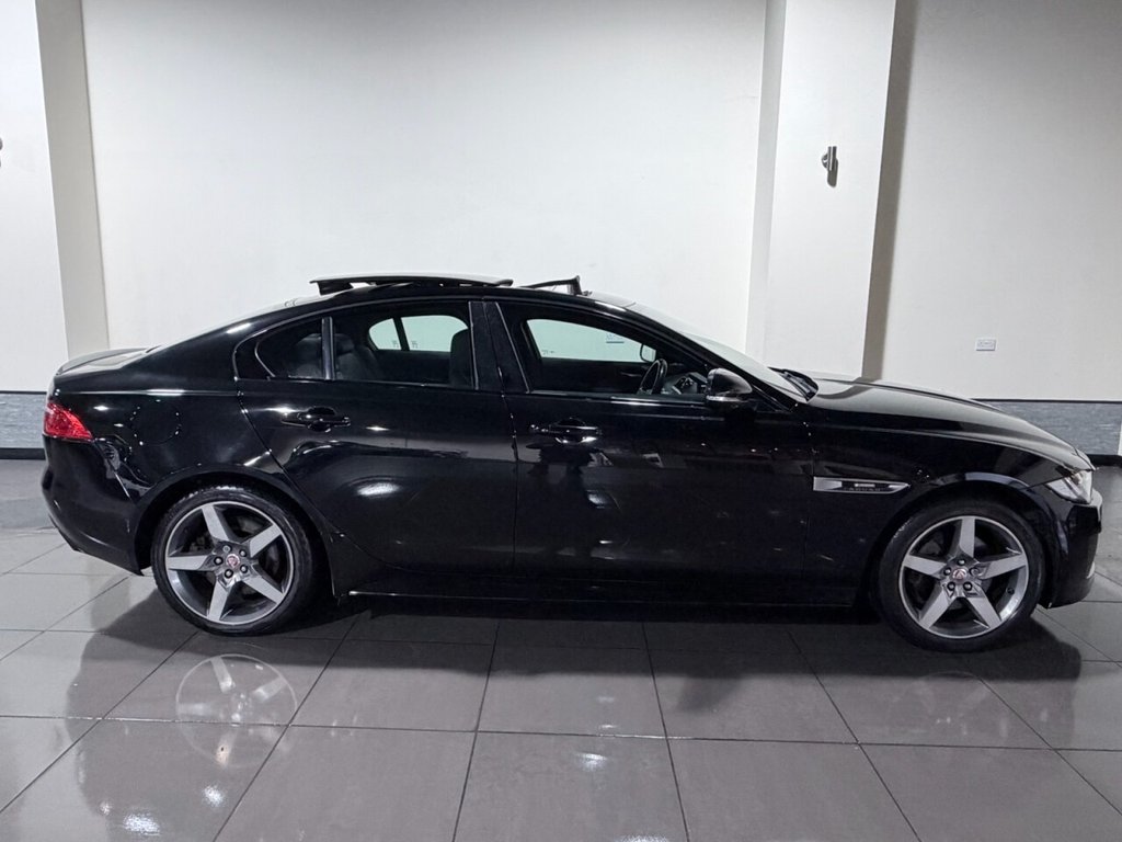 Used Jaguar XE 2016 for sale - 77356172: Photo 3
