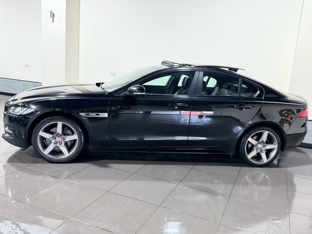 Used Jaguar XE 2016 for sale - 77356172: Photo 4
