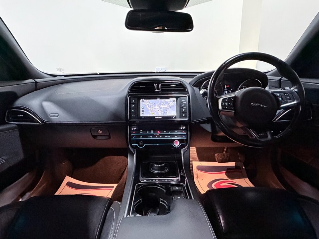 Used Jaguar XE 2016 for sale - 77356172: Photo 7