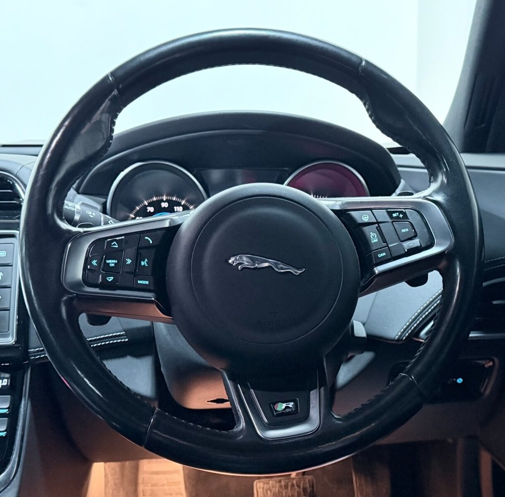 Used Jaguar XE 2016 for sale - 77356172: Photo 8