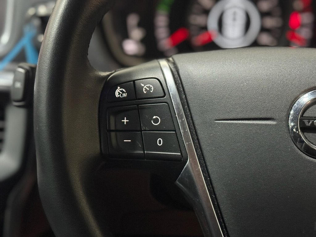 Used Volvo V40 2018 for sale - 78002364: Photo 8