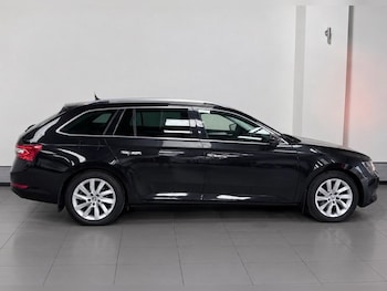 Used Skoda Superb 2018 for sale - 78768630: Photo