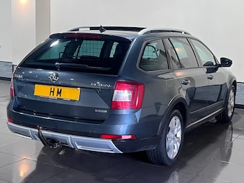 Used Skoda Octavia 2015 for sale - 75923642: Photo