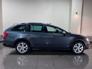 Used Skoda Octavia 2015 for sale - 75923642: Photo
