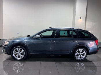 Used Skoda Octavia 2015 for sale - 75923642: Photo
