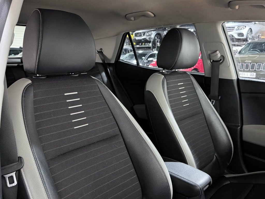 Used Kia Stonic 2019 for sale - 77655172: Photo 14