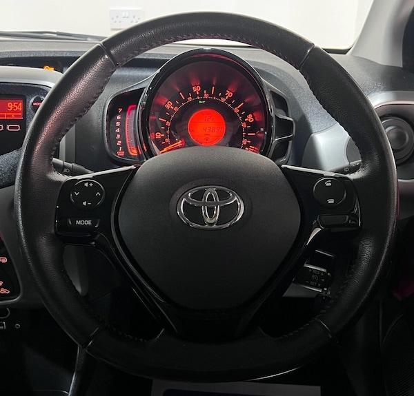 Used Toyota AYGO 2016 for sale - 75512044: Photo 8
