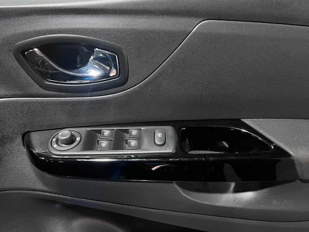 Used Renault Captur 2016 for sale - 76559434: Photo 22