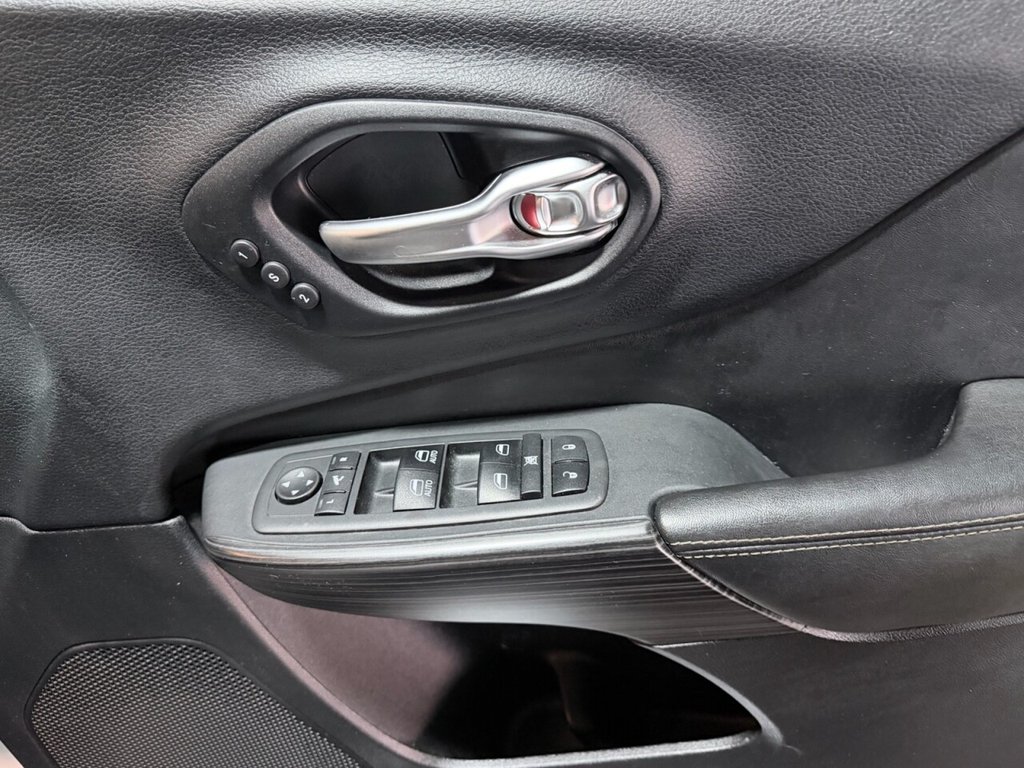 Used Jeep Cherokee 2015 for sale - 77355682: Photo 22