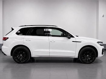 Used Volkswagen Touareg 2018 for sale - 78543580: Photo