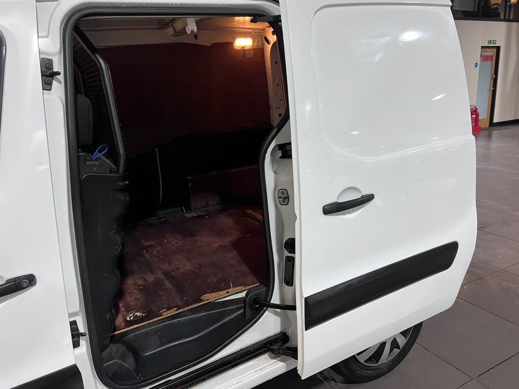 Used Citroen Berlingo 2017 for sale - 76147342: Photo 30