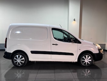 Used Citroen Berlingo 2017 for sale - 76147342: Photo