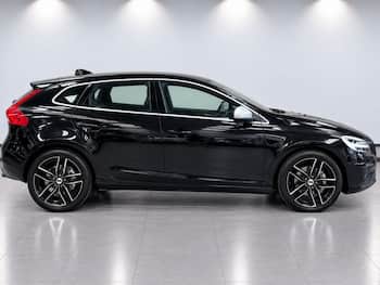 Used Volvo V40 2016 for sale - 79737575: Photo