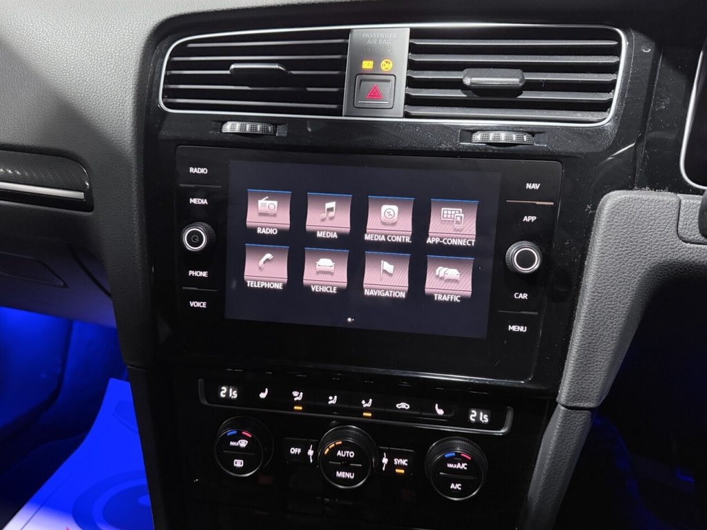 Used Volkswagen Golf 2017 for sale - 77176530: Photo 10