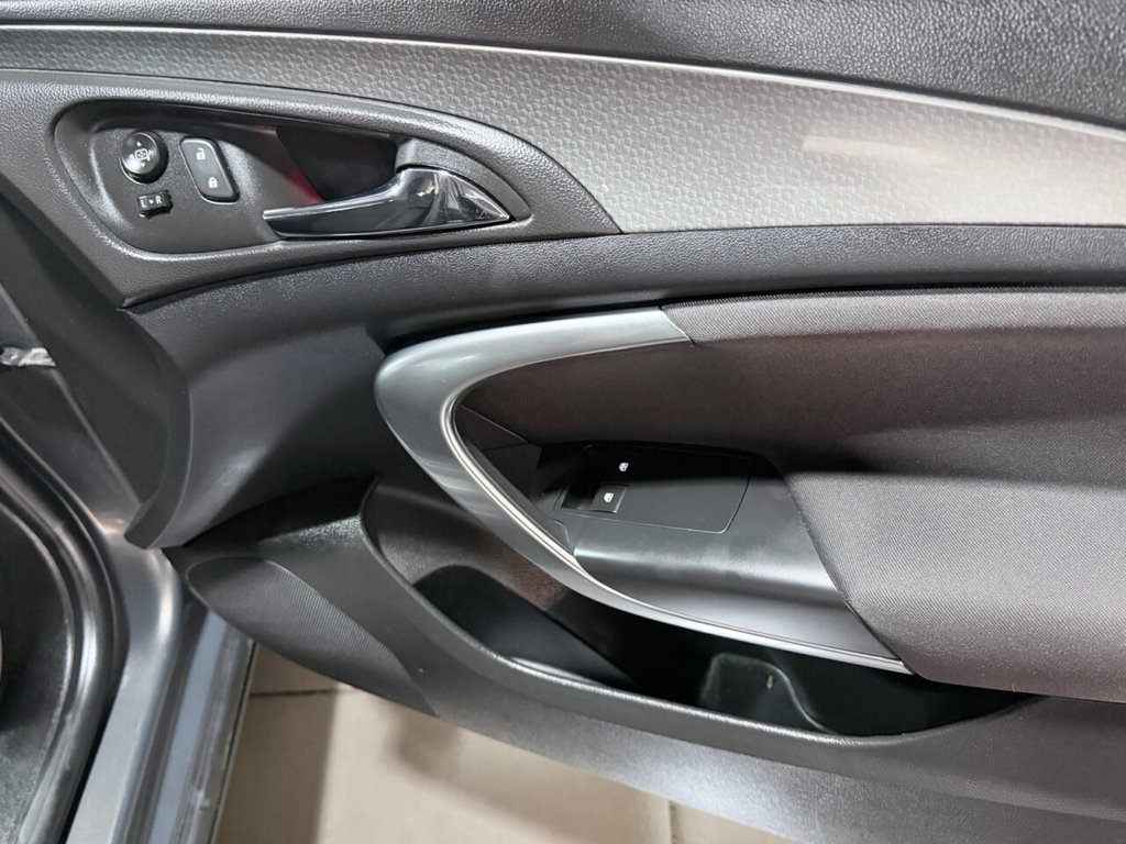 Used Vauxhall Insignia 2015 for sale - 78219327: Photo 21