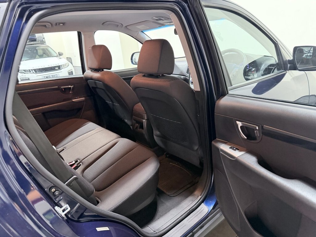 Used Hyundai Santa Fe 2010 for sale - 77820712: Photo 29