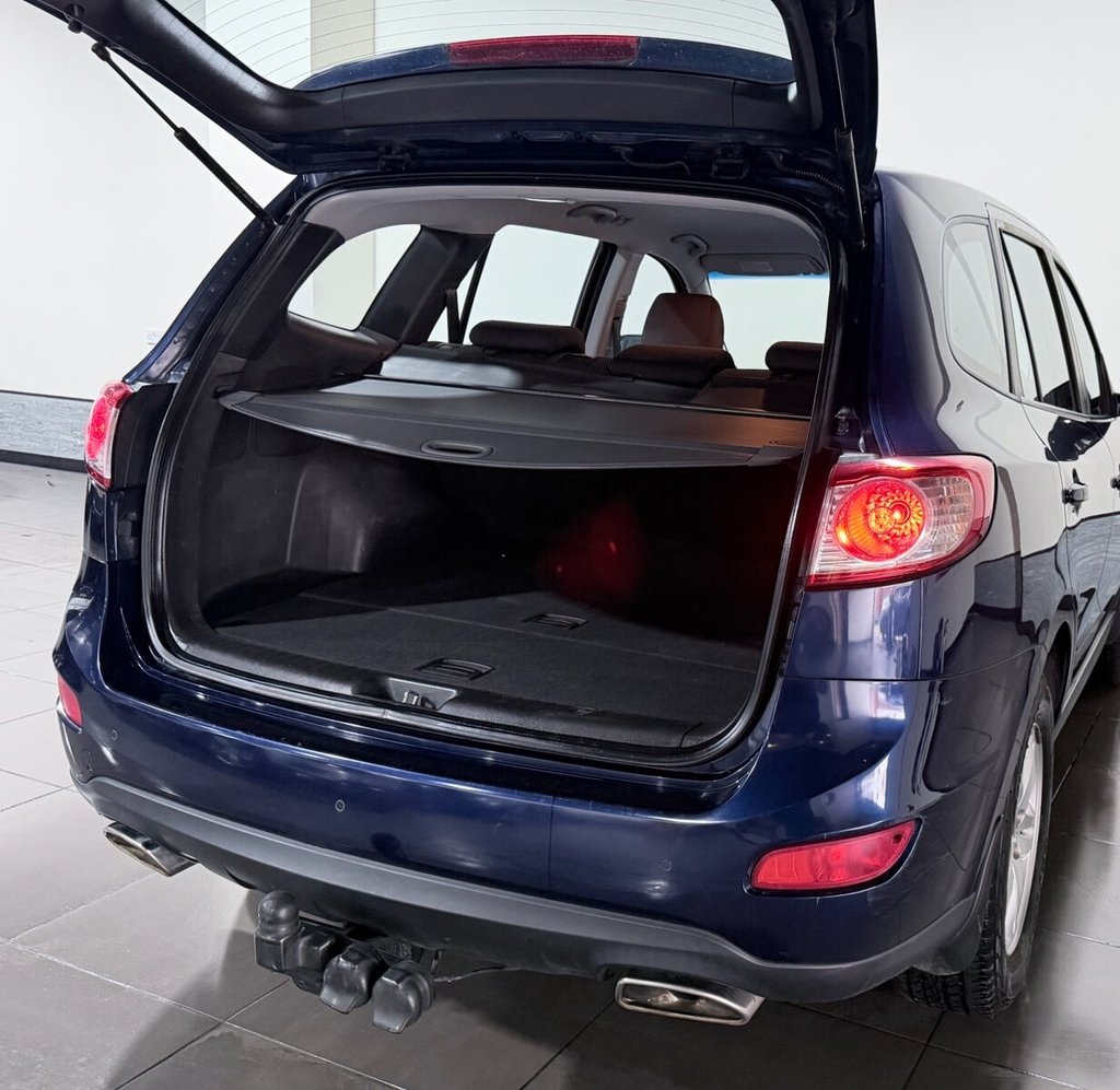 Used Hyundai Santa Fe 2010 for sale - 77820712: Photo 35