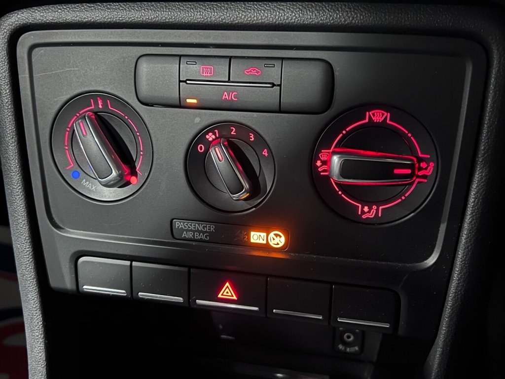 Used Volkswagen Beetle 2014 for sale - 76574777: Photo 11