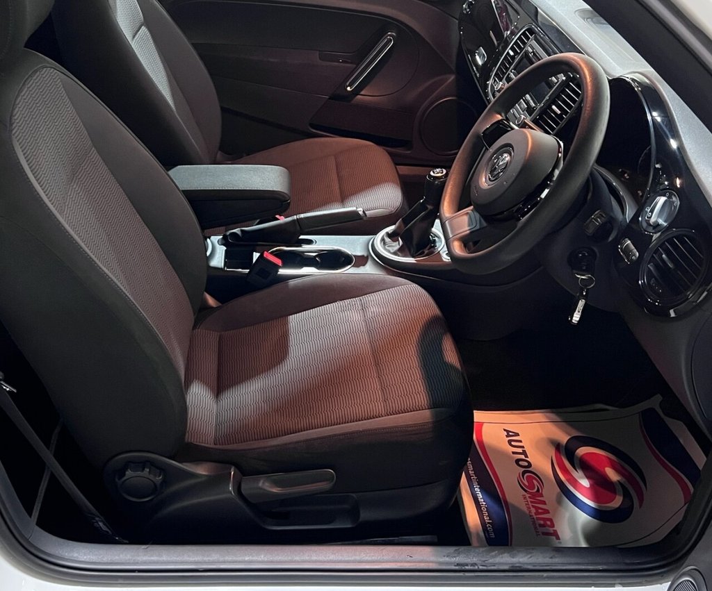 Used Volkswagen Beetle 2014 for sale - 76574777: Photo 24