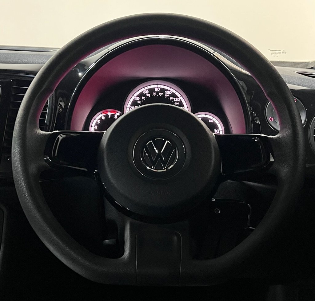 Used Volkswagen Beetle 2014 for sale - 76574777: Photo 8