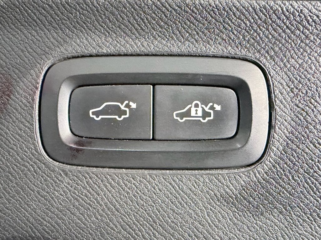 Used Volvo XC90 2016 for sale - 77990733: Photo 36