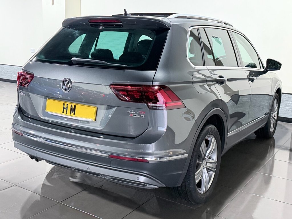 Used Volkswagen Tiguan 2017 for sale - 77200253: Photo 2