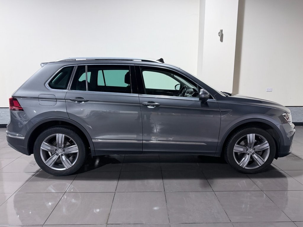 Used Volkswagen Tiguan 2017 for sale - 77200253: Photo 3