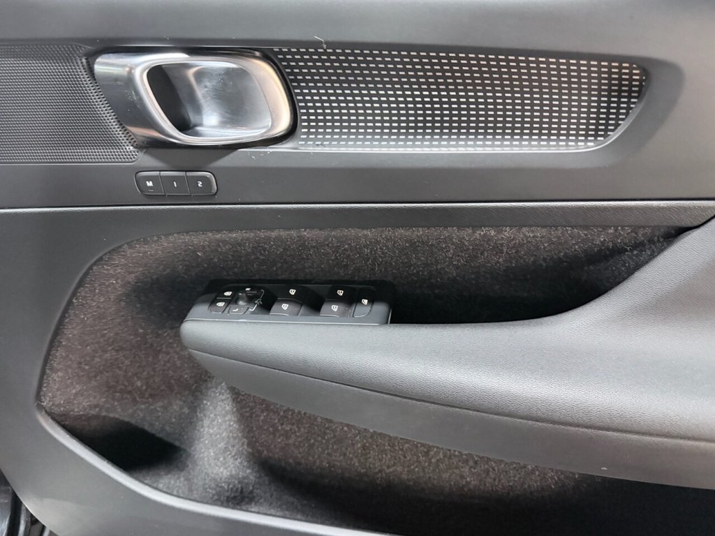 Used Volvo XC40 2019 for sale - 78145389: Photo 25