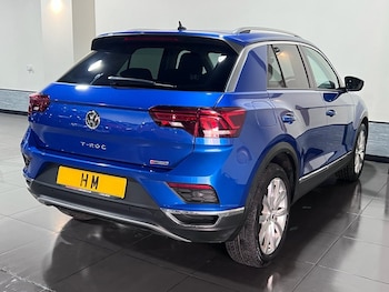 Used Volkswagen T-Roc 2018 for sale - 75512055: Photo