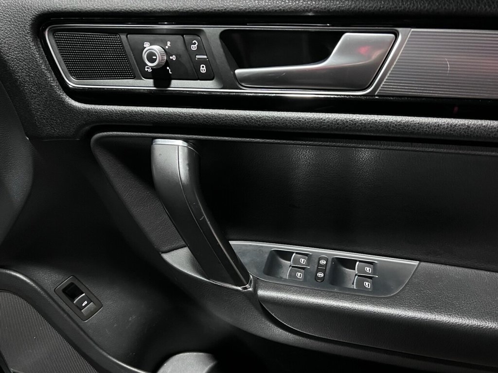 Used Volkswagen Touareg 2016 for sale - 76547156: Photo 23