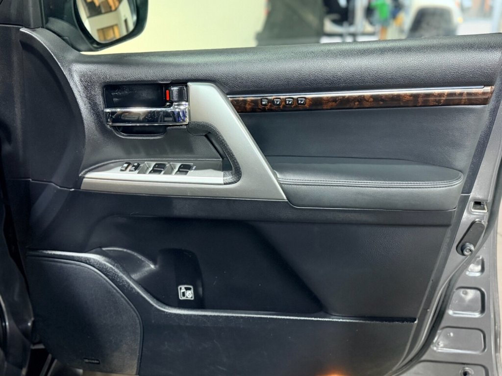 Used Toyota Land Cruiser 2014 for sale - 77388852: Photo 39