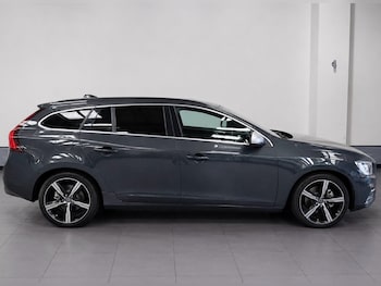 Used Volvo V60 2016 for sale - 78631643: Photo