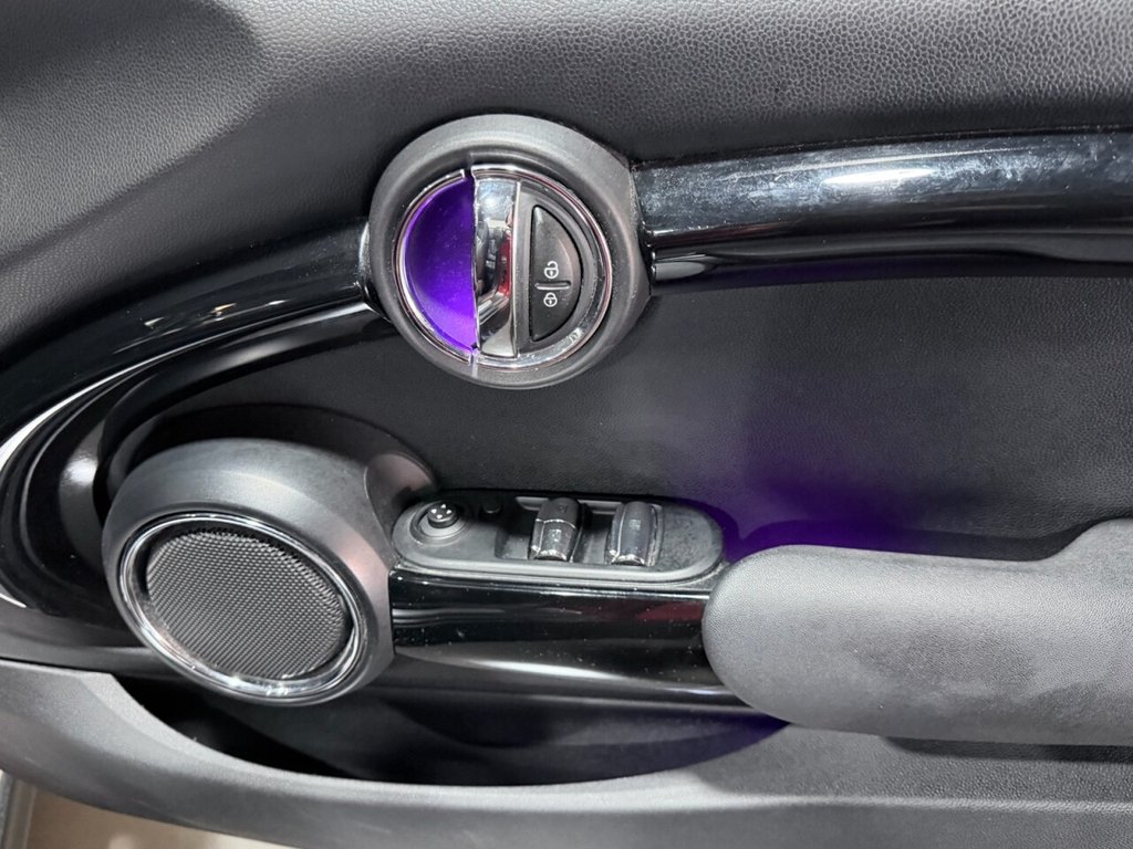 Used MINI Convertible 2016 for sale - 76703734: Photo 24