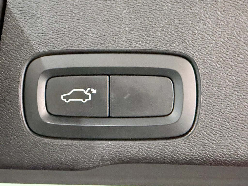 Used Volvo XC60 2018 for sale - 78096616: Photo 35