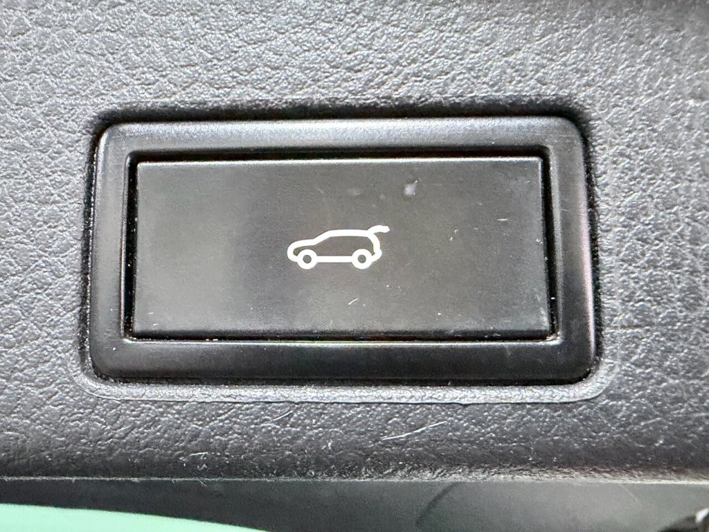 Used Volkswagen Touareg 2016 for sale - 77048605: Photo 33