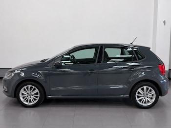 Used Volkswagen Polo 2015 for sale - 78637811: Photo