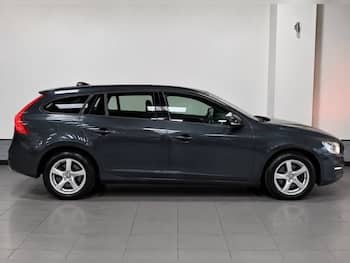 Used Volvo V60 2015 for sale - 79655136: Photo