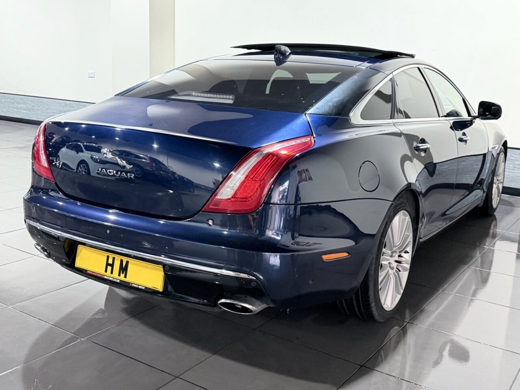 Used Jaguar XJ 2015 for sale - 76883247: Photo 2